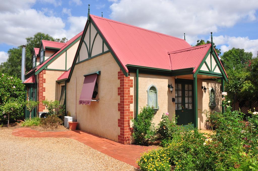 The Dove Cote Bed & Breakfast Тананда Екстериор снимка