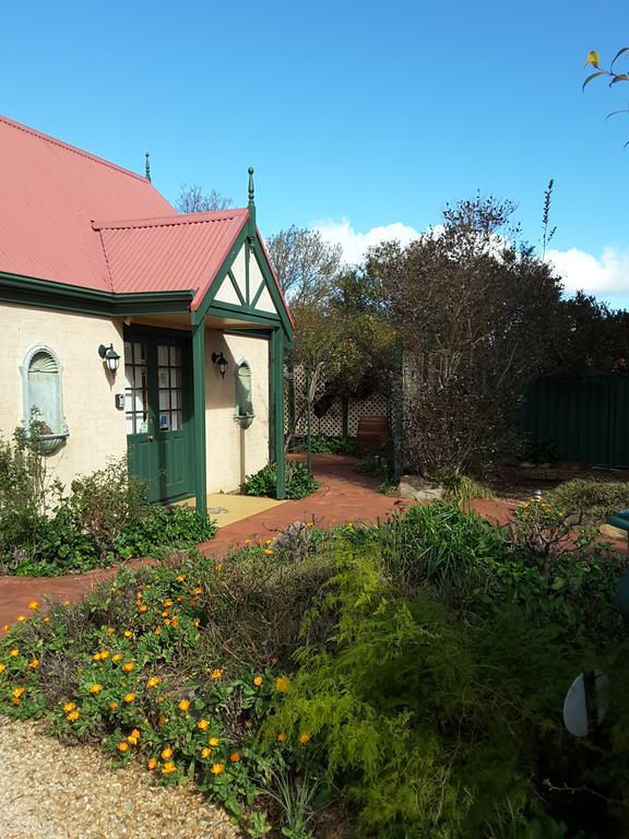 The Dove Cote Bed & Breakfast Тананда Екстериор снимка