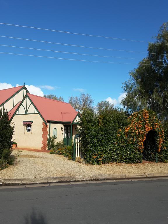 The Dove Cote Bed & Breakfast Тананда Екстериор снимка