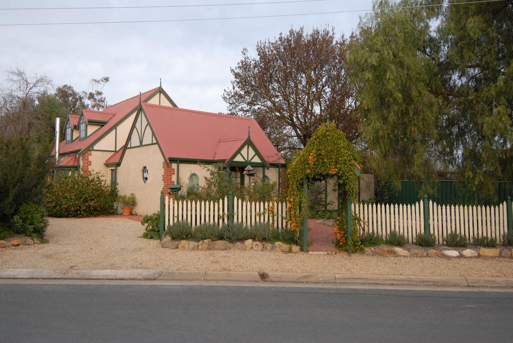 The Dove Cote Bed & Breakfast Тананда Екстериор снимка