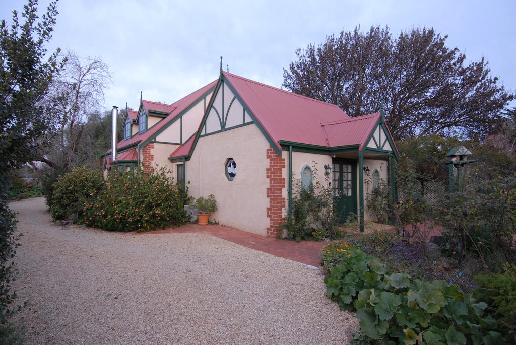The Dove Cote Bed & Breakfast Тананда Екстериор снимка